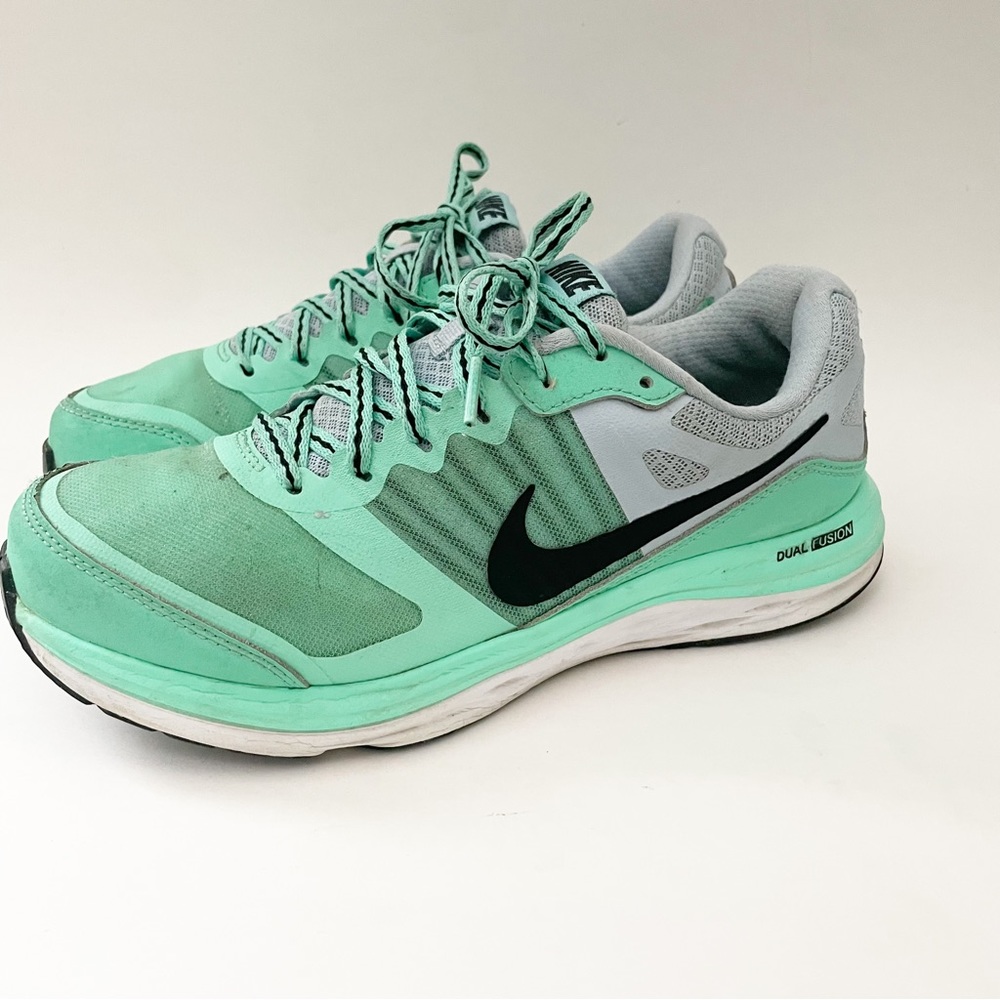 Nike Womens Dual fusion mint green size 8